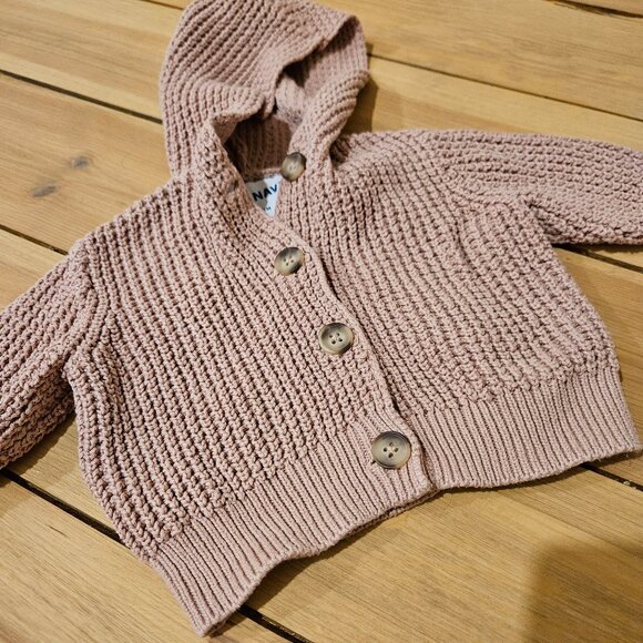 Knitted baby vest - Picture 1 of 8